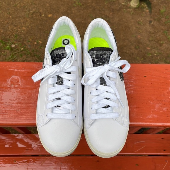 Nike blazer low. Brand new with box - Picture 4 of 6